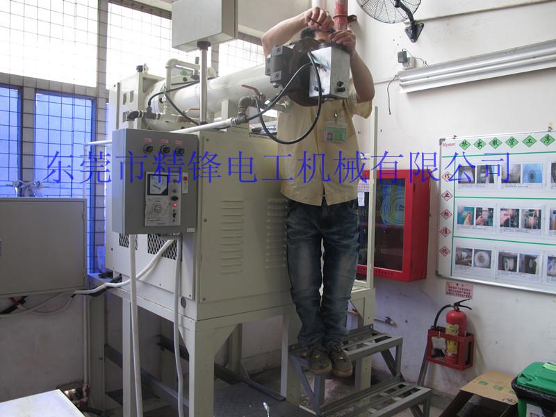 Silicone tube extruder